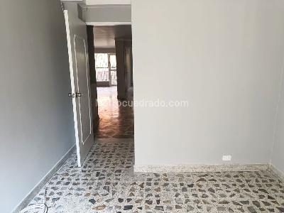 Apartamento de 3 alcobas en venta en Laureles, Medellín, 134 m² · foto 12 de 18