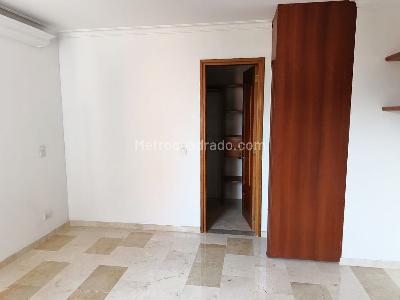 Apartamento de 3 alcobas en venta en Laureles, Medellín, 104 m² · foto 10 de 17