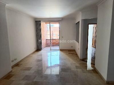 Apartamento de 3 alcobas en venta en Laureles, Medellín, 104 m² · foto 2 de 17
