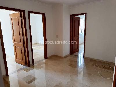 Apartamento de 3 alcobas en venta en Laureles, Medellín, 104 m² · foto 7 de 17