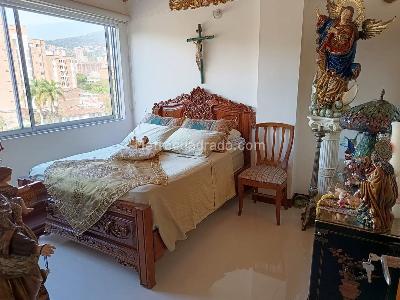 Apartamento de 2 alcobas en venta en Laureles, Medellín, 112 m² · foto 10 de 19