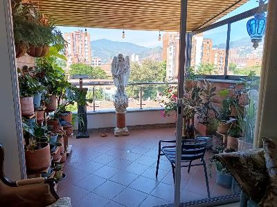 Apartamento de 2 alcobas en venta en Laureles, Medellín, 112 m² · foto 18 de 19