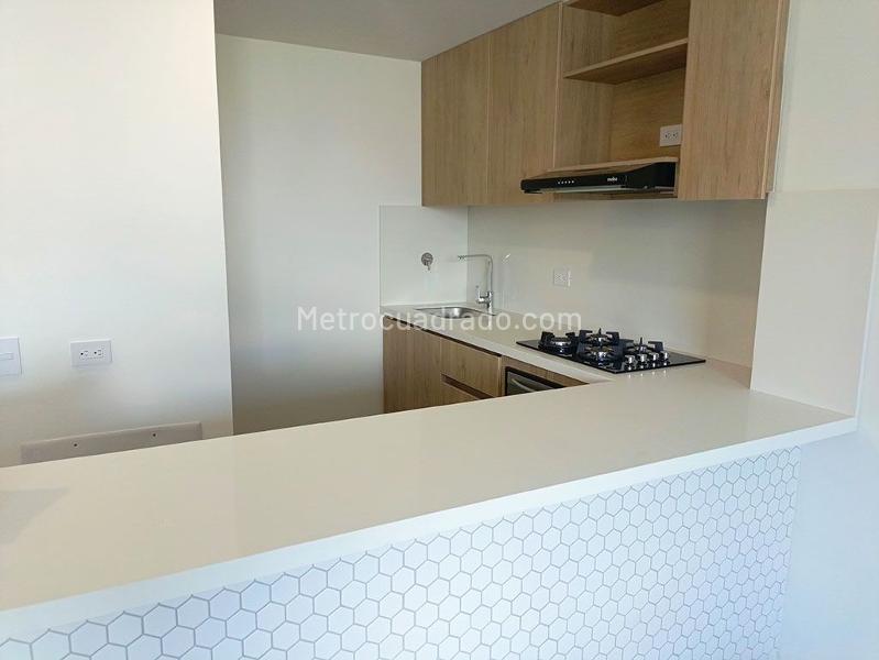 Apartamento de 3 Alcobas Cerca a Vía Principal en Guayabal con Parqueadero Cubierto