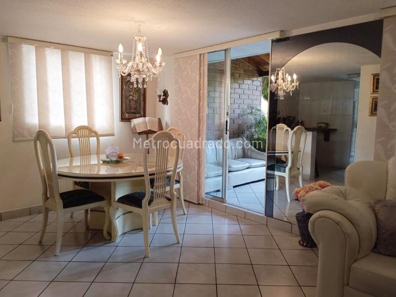 Casa Amoblada de 5 Alcobas en Belén con Amenidades - 2