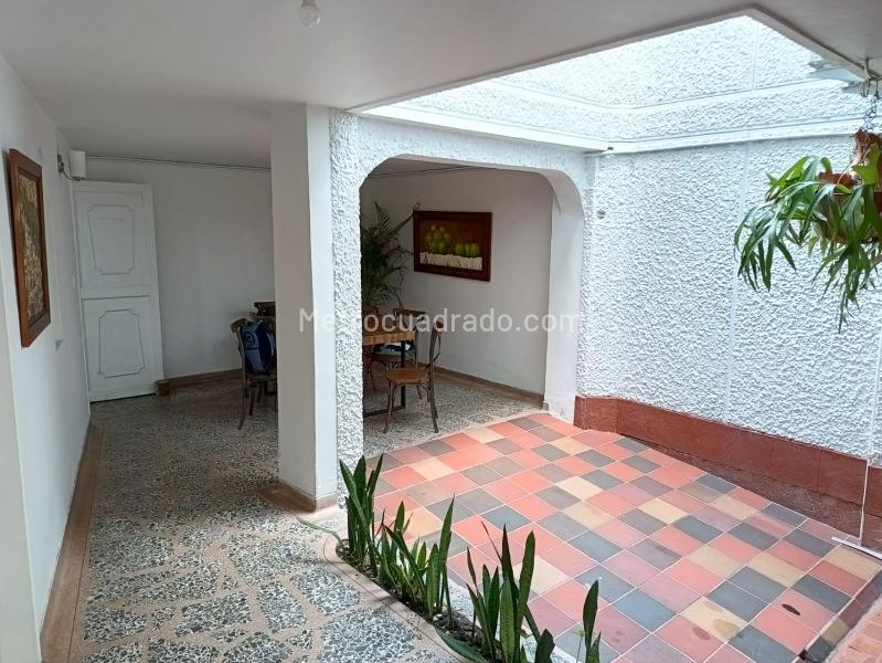 Casa Independiente de 3 Alcobas en Laureles - 3