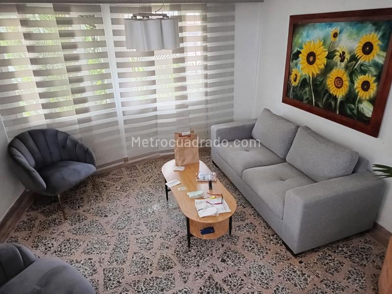 Casa Independiente de 3 Alcobas en Laureles - 5