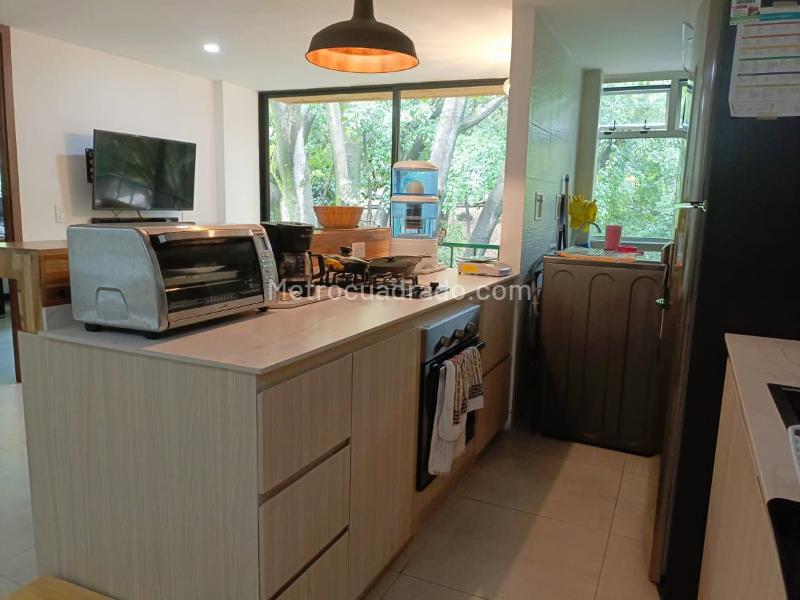 3BR Apartment with Balcony and Covered Parking in Guayabal - 6