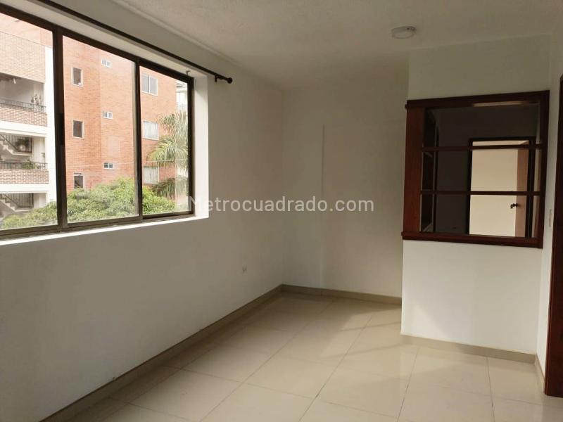 Apartamento de 3 Alcobas Cerca a Servicios en La América - 4