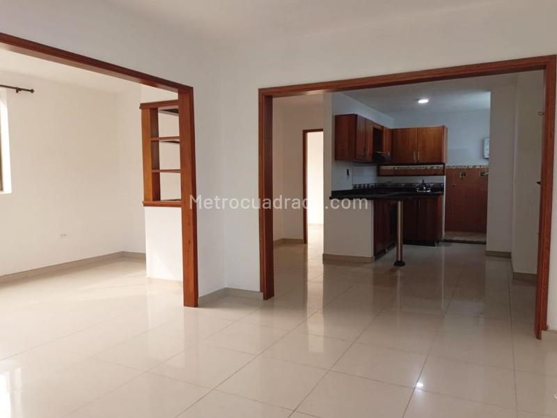 Apartamento de 3 Alcobas Cerca a Servicios en La América - 6