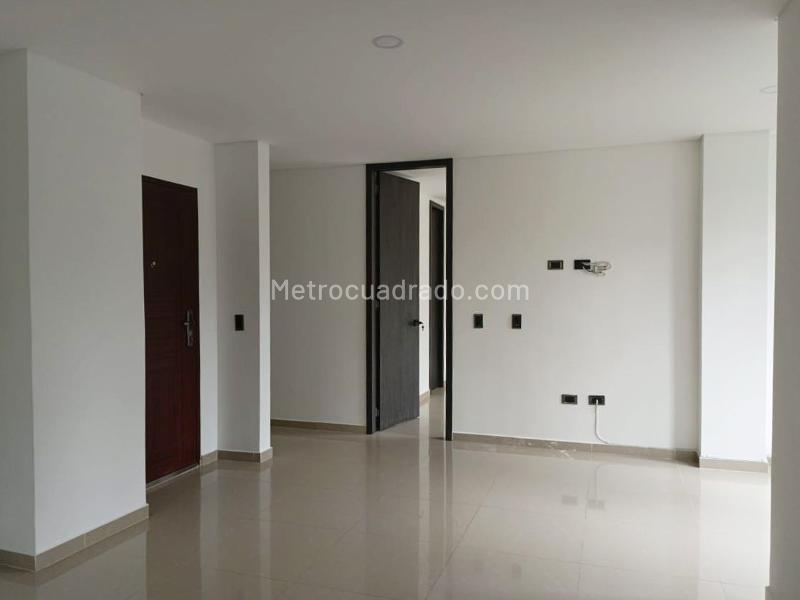 Apartamento de 2 Alcobas con Balcón en Belén - 3