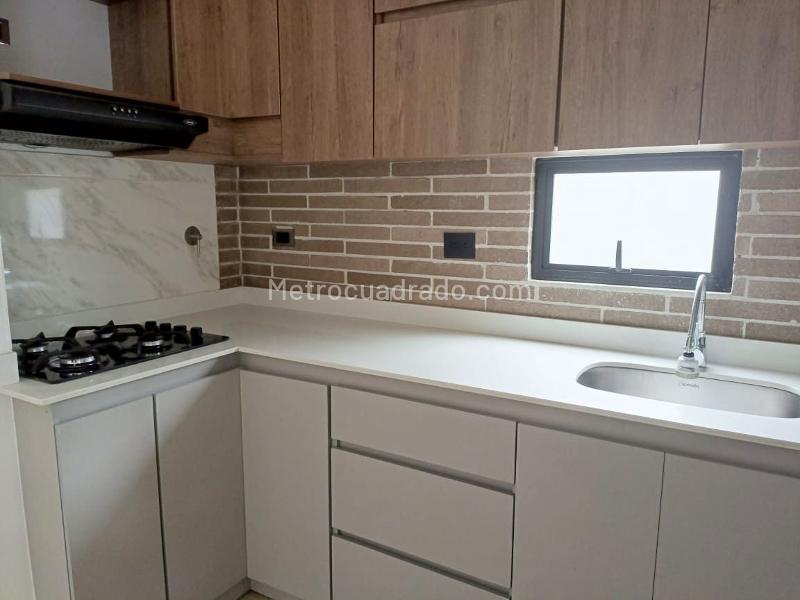 Apartamento de 2 Alcobas con Balcón en Belén - 7