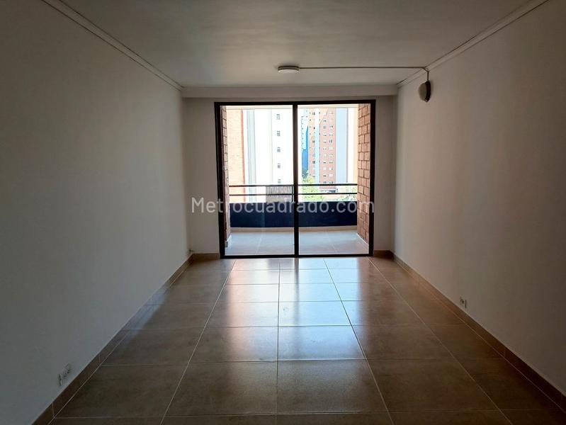 Apartamento en Arriendo de 3 Alcobas en Belén con Parqueadero y Piscina - 2