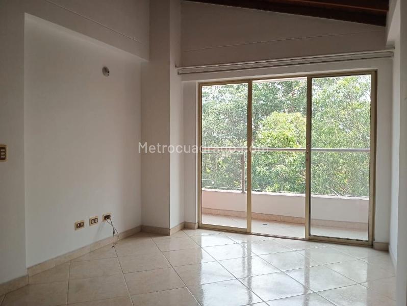Spacious 4BR Apartment in Laureles