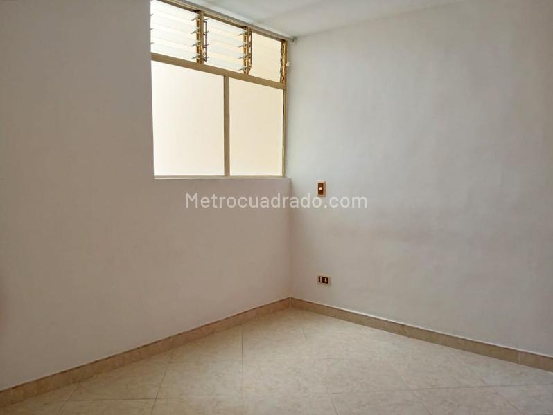 Spacious 4BR Apartment in Laureles - 9