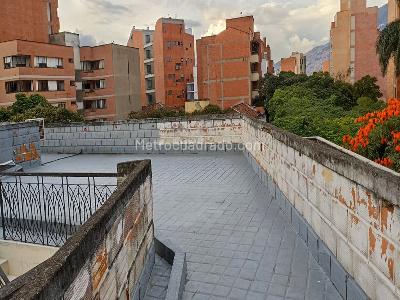 Apartamento de 3 alcobas en venta en Laureles, Medellín, 177 m² · foto 17 de 18