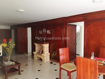 Apartamento de 3 alcobas en venta en Laureles, Medellín, 177 m² · foto 3 de 18