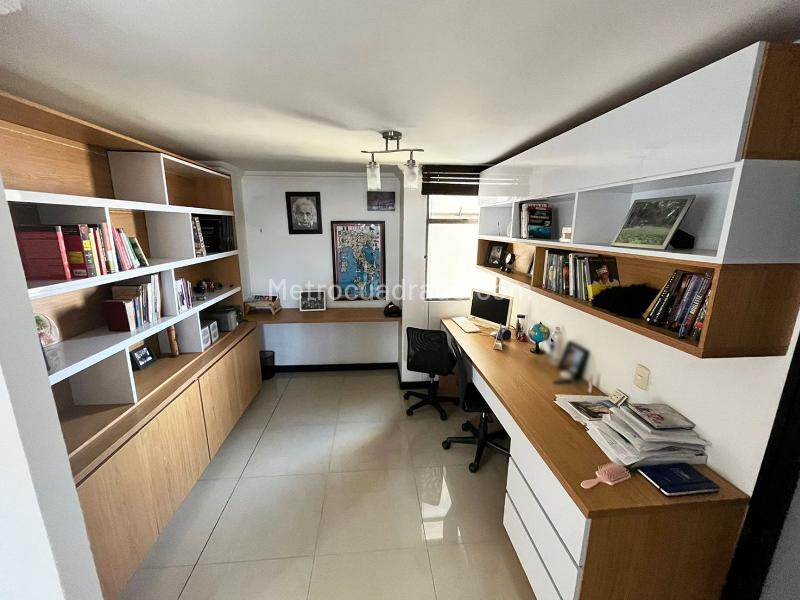Spacious 2BR Apartment with Study in Belen - 8