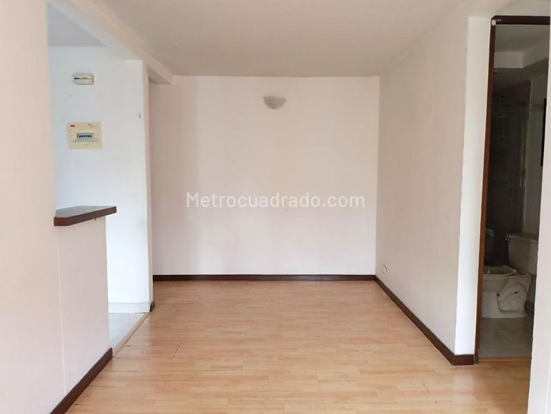 Cozy 3BR Apartment in Gated Community in Belen - 5