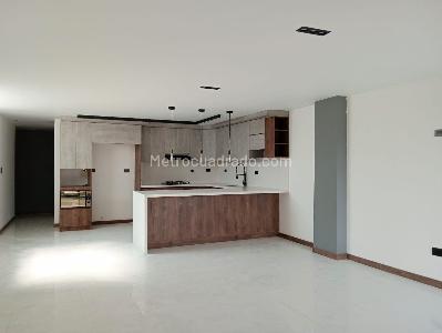 Apartamento de 3 alcobas en venta en Laureles, Medellín, 138 m² · foto 2 de 20