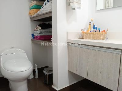 Apartamento de 3 alcobas en venta en Laureles, Medellín, 100 m² · foto 15 de 19
