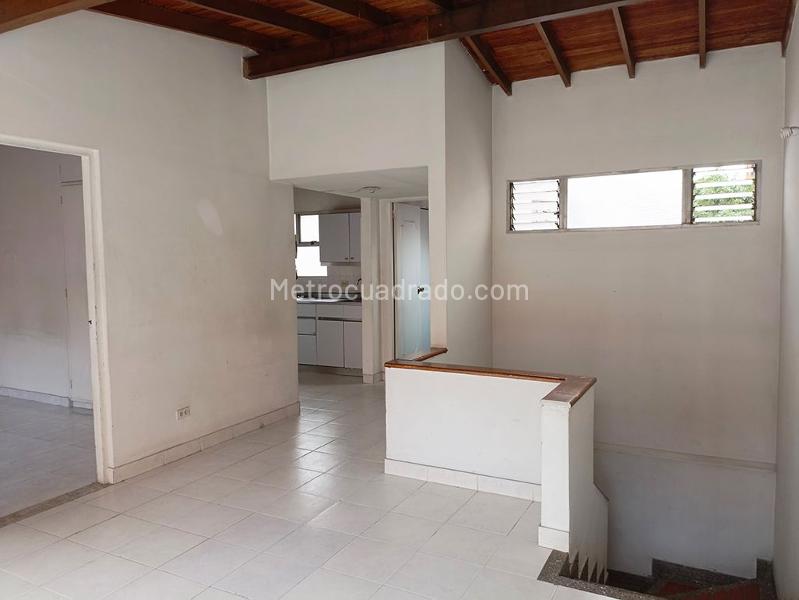 2BR Apartment for Rent in Laureles with Balcony & Parking - 3