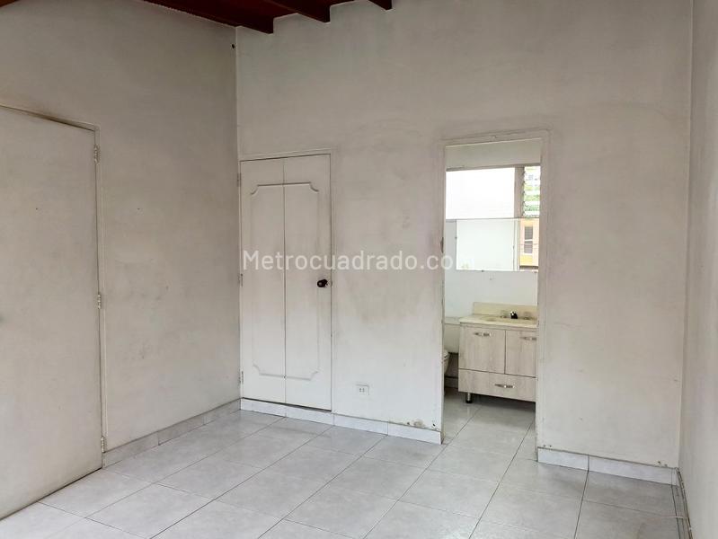 2BR Apartment for Rent in Laureles with Balcony & Parking - 8