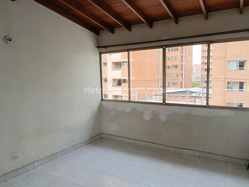 2BR Apartment for Rent in Laureles with Balcony & Parking - 9