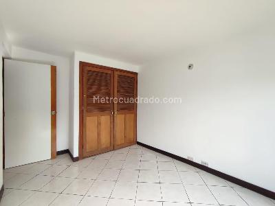 Apartamento en venta en Laureles, Medellín · foto 8 de 20