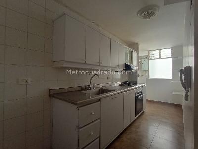 Apartamento de 3 alcobas en arriendo en Laureles, Medellín, 100 m² · foto 7 de 16