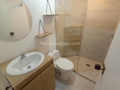 Apartamento de 3 alcobas en arriendo en Laureles, Medellín, 100 m² · foto 15 de 16
