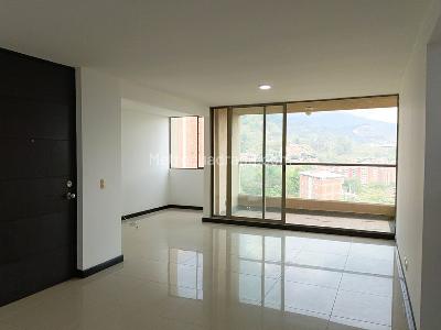 Apartamento de 3 alcobas en venta en Belen, Medellín, 95 m² · foto 2 de 17