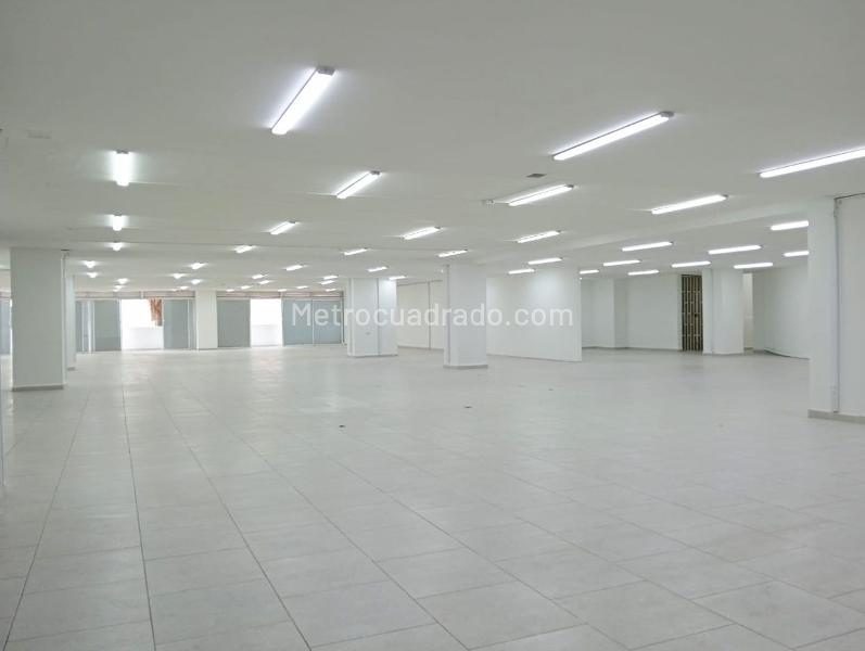 Local Comercial en Arriendo, LAURELES, Medellín - Más
