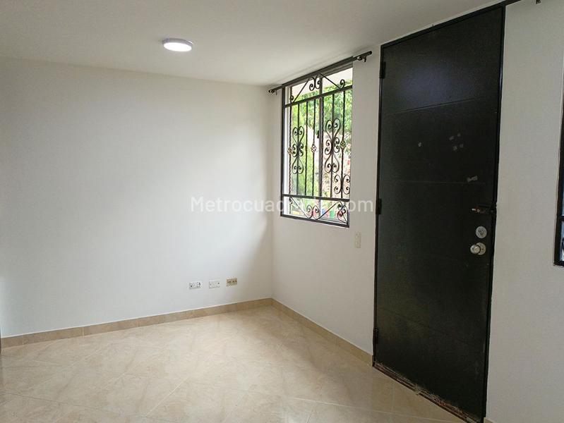 Casa de 4 Alcobas y 3 Baños en Conjunto Cerrado en Belén - 2