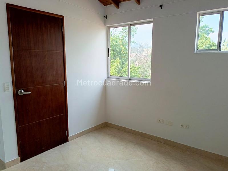 Casa de 4 Alcobas y 3 Baños en Conjunto Cerrado en Belén - 6