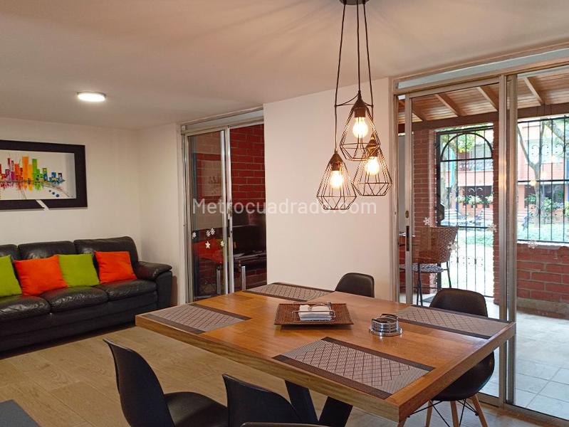 Furnished 4BR House in Gated Community near Malls in Belún