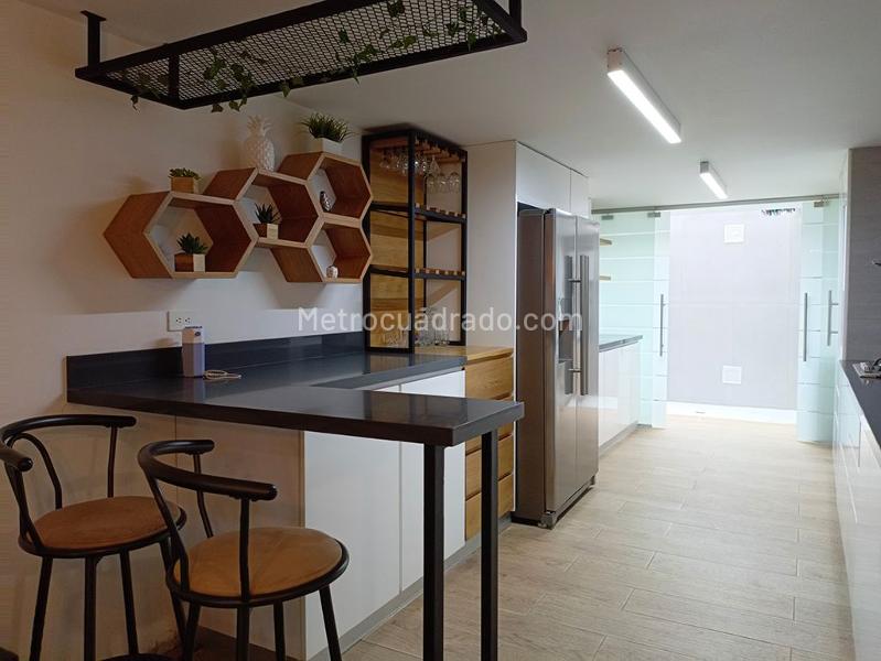 Furnished 4BR House in Gated Community near Malls in Belún - 4