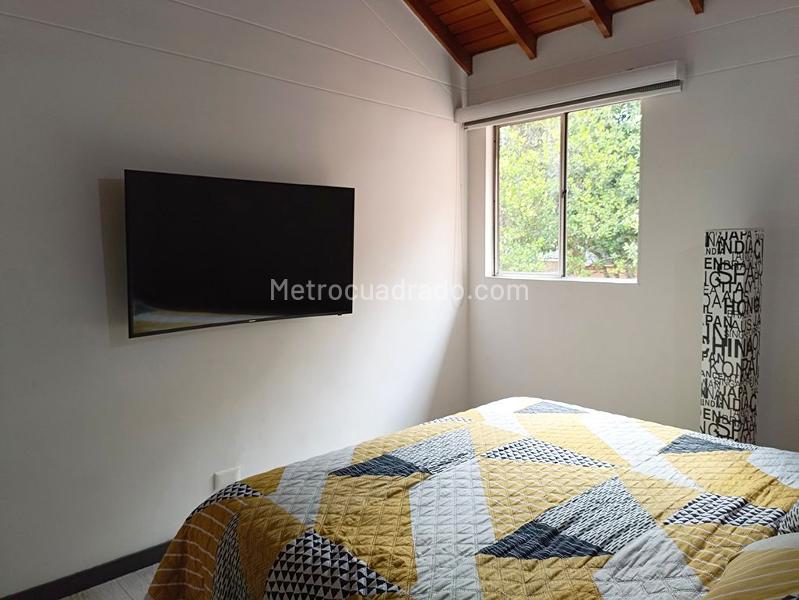 Furnished 4BR House in Gated Community near Malls in Belún - 8