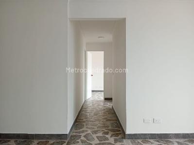 Apartamento de 2 alcobas en arriendo en Laureles, Medellín, 60 m² · foto 4 de 14