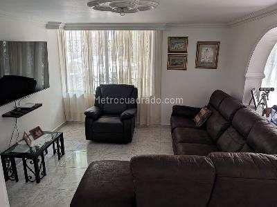 Casa en venta en Belen, Medellín · foto 2 de 14