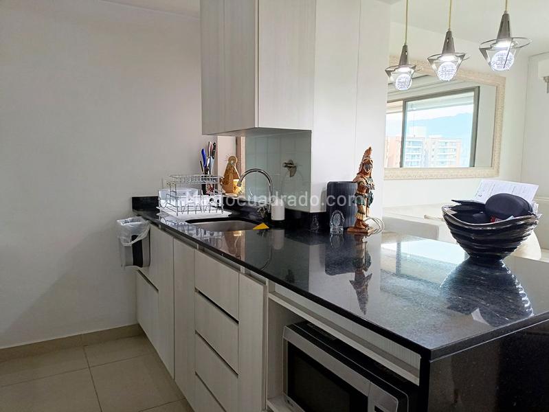 2BR Apartment with Balcony in Belún - 5
