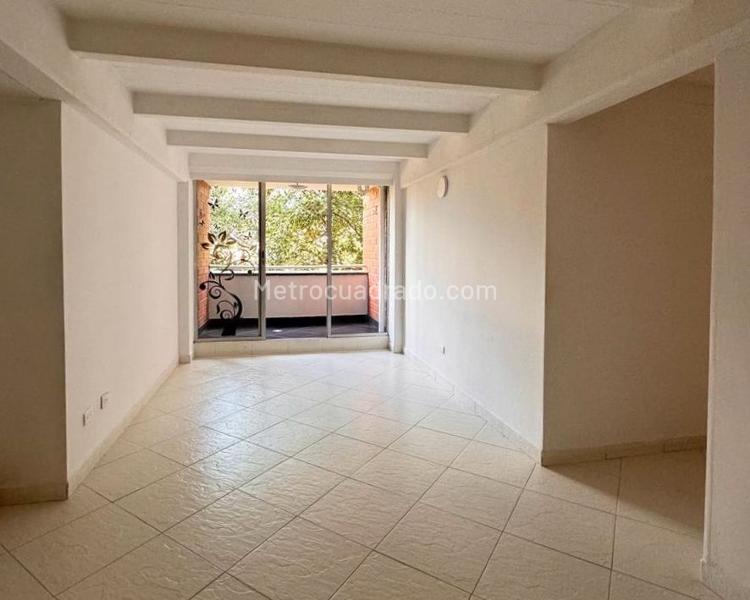 Spacious 4BR Apartment in Belen - 2