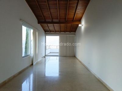 Casa de 5 alcobas en arriendo en Altavista, Medellín, 440 m² · foto 10 de 20