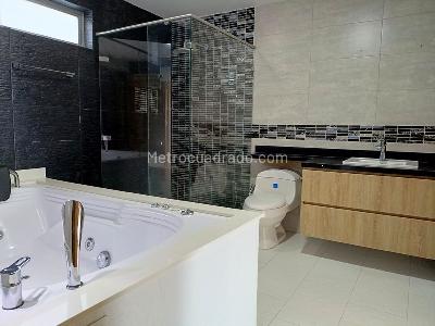 Casa de 5 alcobas en arriendo en Altavista, Medellín, 440 m² · foto 11 de 20