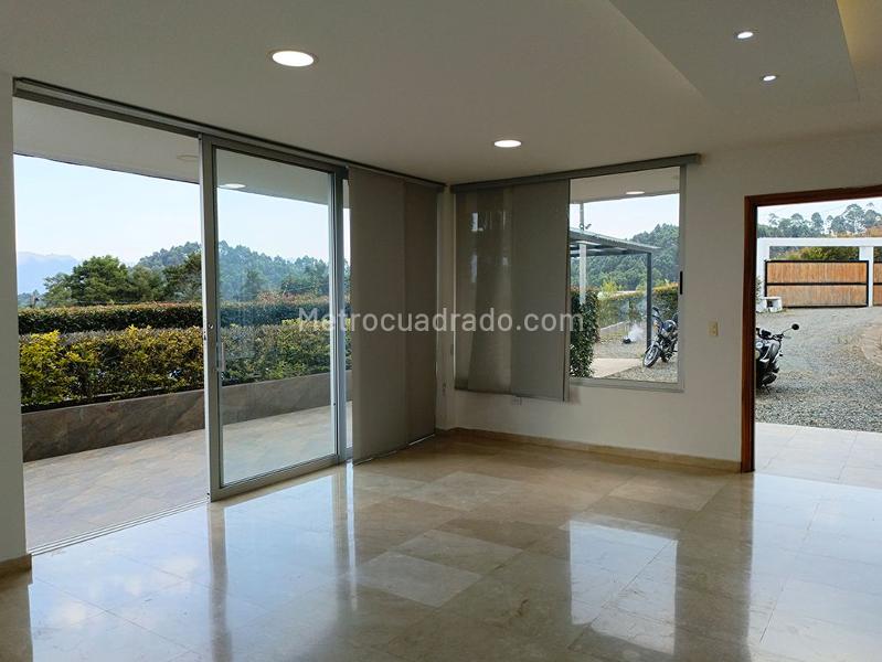 Casa Campestre Amplia de 5 Alcobas en Altavista - 2