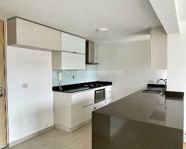 Apartamento de 3 alcobas en venta en Belen, Medellín, 94 m² · foto 2 de 13