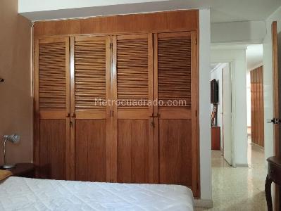 Apartamento de 3 alcobas en venta en Laureles, Medellín, 142 m² · foto 11 de 19