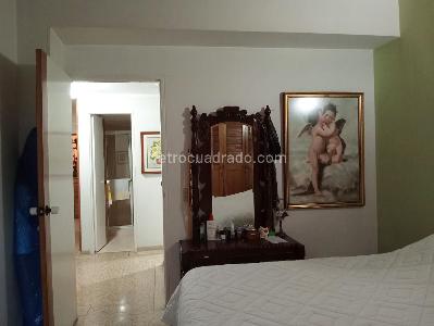 Apartamento de 3 alcobas en venta en Laureles, Medellín, 142 m² · foto 15 de 19