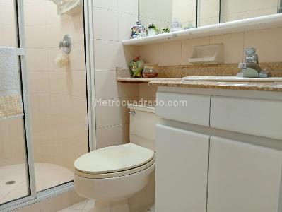 Apartamento de 3 alcobas en venta en Laureles, Medellín, 142 m² · foto 16 de 19