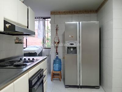 Apartamento de 3 alcobas en venta en Laureles, Medellín, 142 m² · foto 5 de 19
