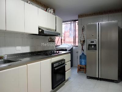 Apartamento de 3 alcobas en venta en Laureles, Medellín, 142 m² · foto 7 de 19